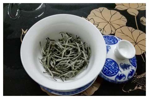 老白茶什么时候喝是最好的，老白茶最佳喝茶时间段
